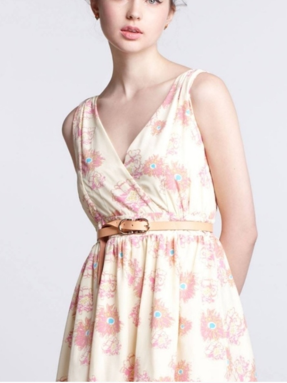 Anthropologie o by organic Cream yellow Floral V-Neck Sleeveless Dress